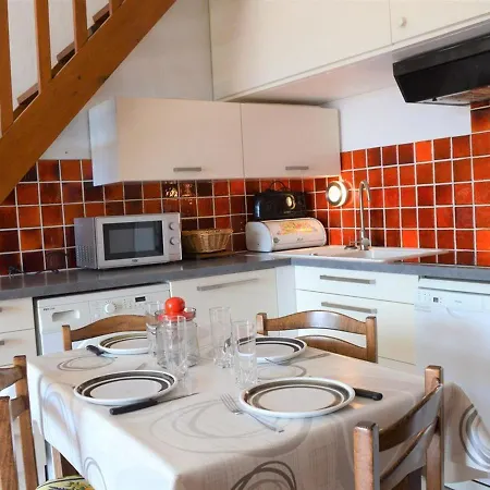 2 Pieces Avec Mezzanine Et Parking, Proche - - Fr-1-251-205 Apartamento Le Lavandou